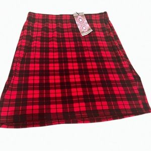 *NWT*Boohoo red plaid mini skirt.